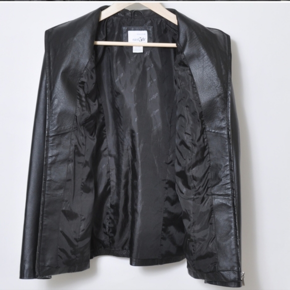 Women's Black Leather Jacket with Zipper. East5th. Small. New condition. - Picture 6 of 9